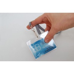 PORTA TARJETAS HORIZONTAL DE PVC TRANSPARENTE CON AGUJERO OVALADO PK 100 UDS